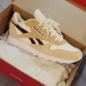 Reebok Classics - With Suede. NWT